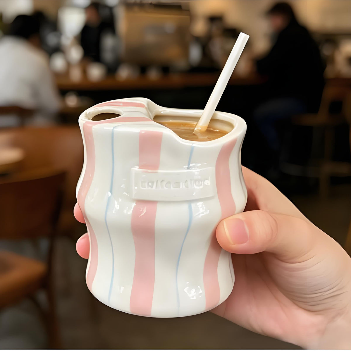 Ceramic Coffee 16oz Mug Hand-Painted Espresso Cup，with Sip Hole and Brush Retro Ceramic Travel Mug For Kitchen, Dining，Microwave Safe (Spotted cream)